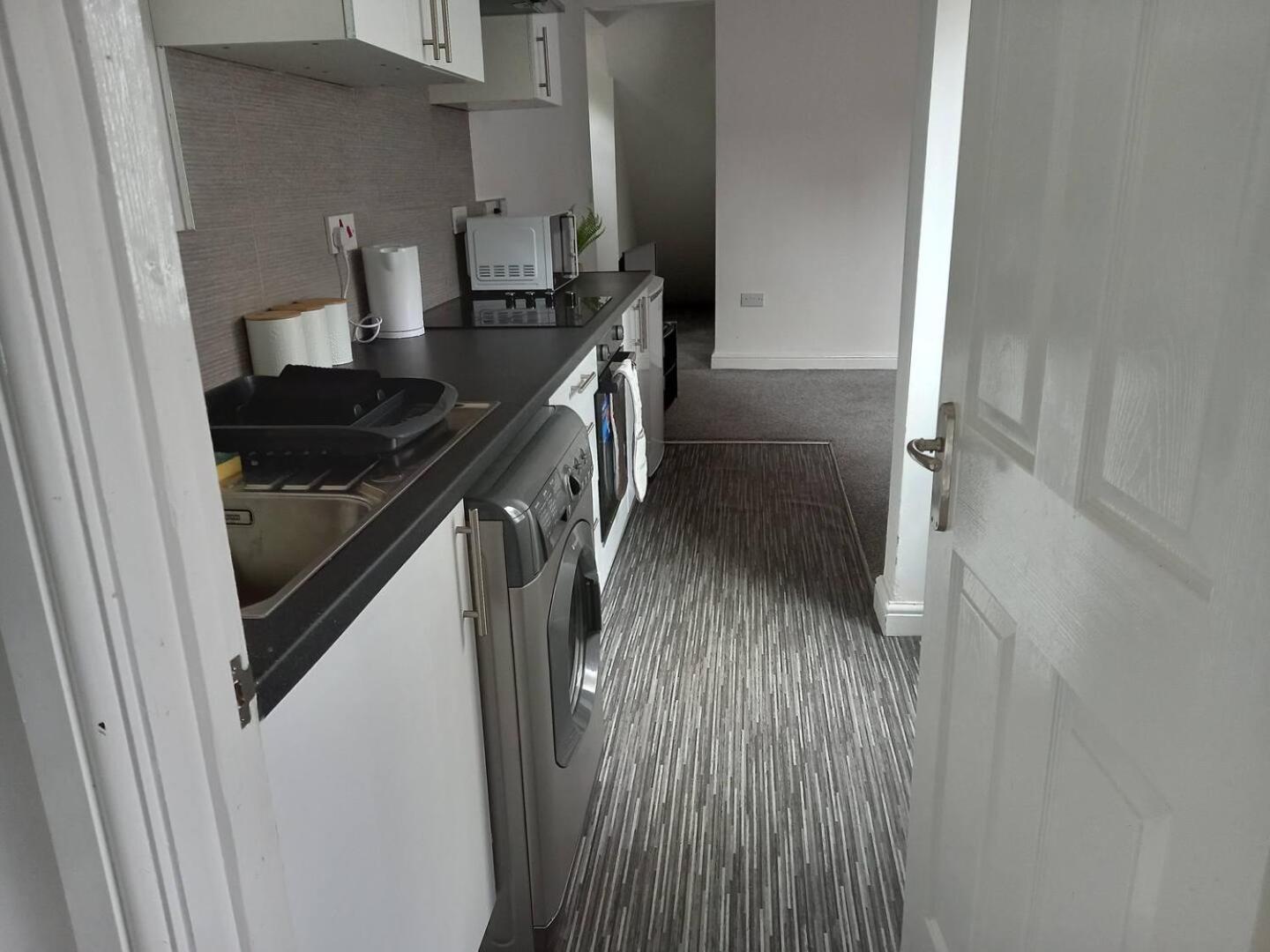 דירות Stoke-on-Trent Simple And Sweet, Flat On Lewis Street - 1 Br מראה חיצוני תמונה